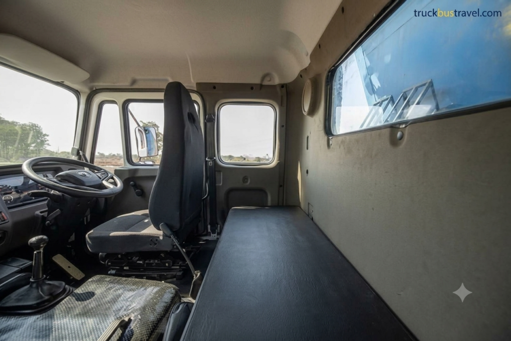 Signa 4832 cabin