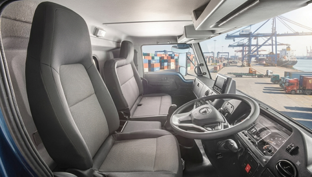 Tata Azura 1918 interior